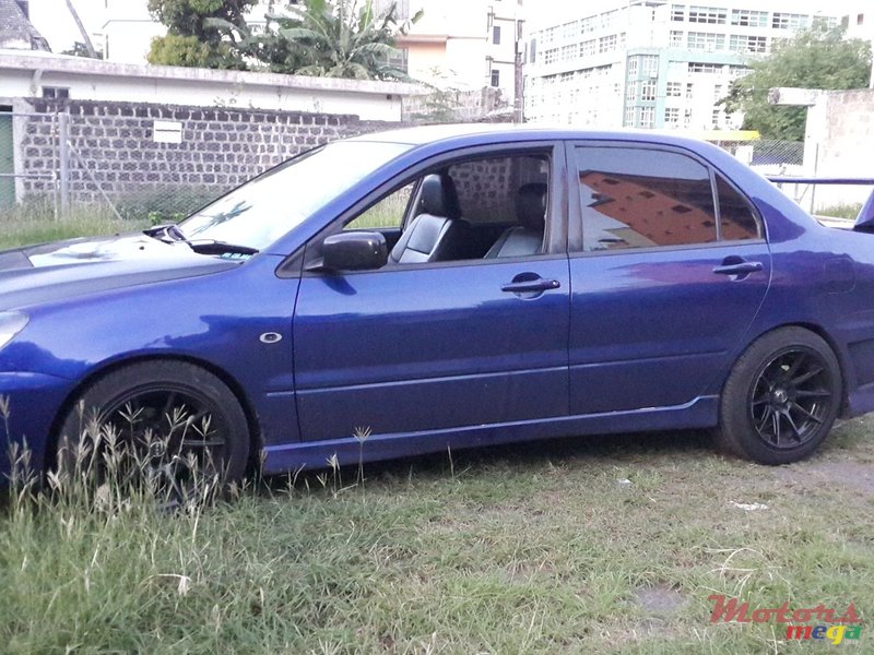 2005' Mitsubishi Lancer photo #4