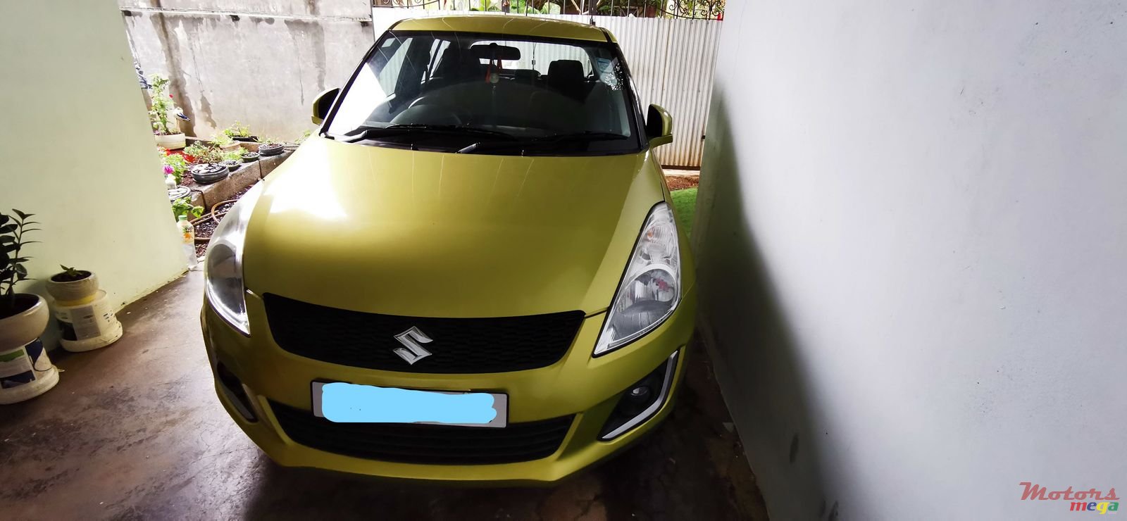 2015' Suzuki Swift photo #1