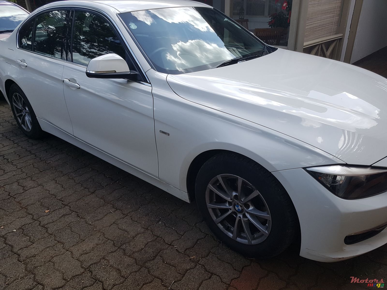 2014' BMW 320 photo #1