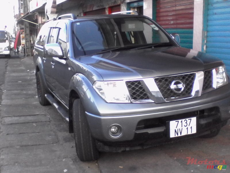 2011' Nissan Navara photo #1