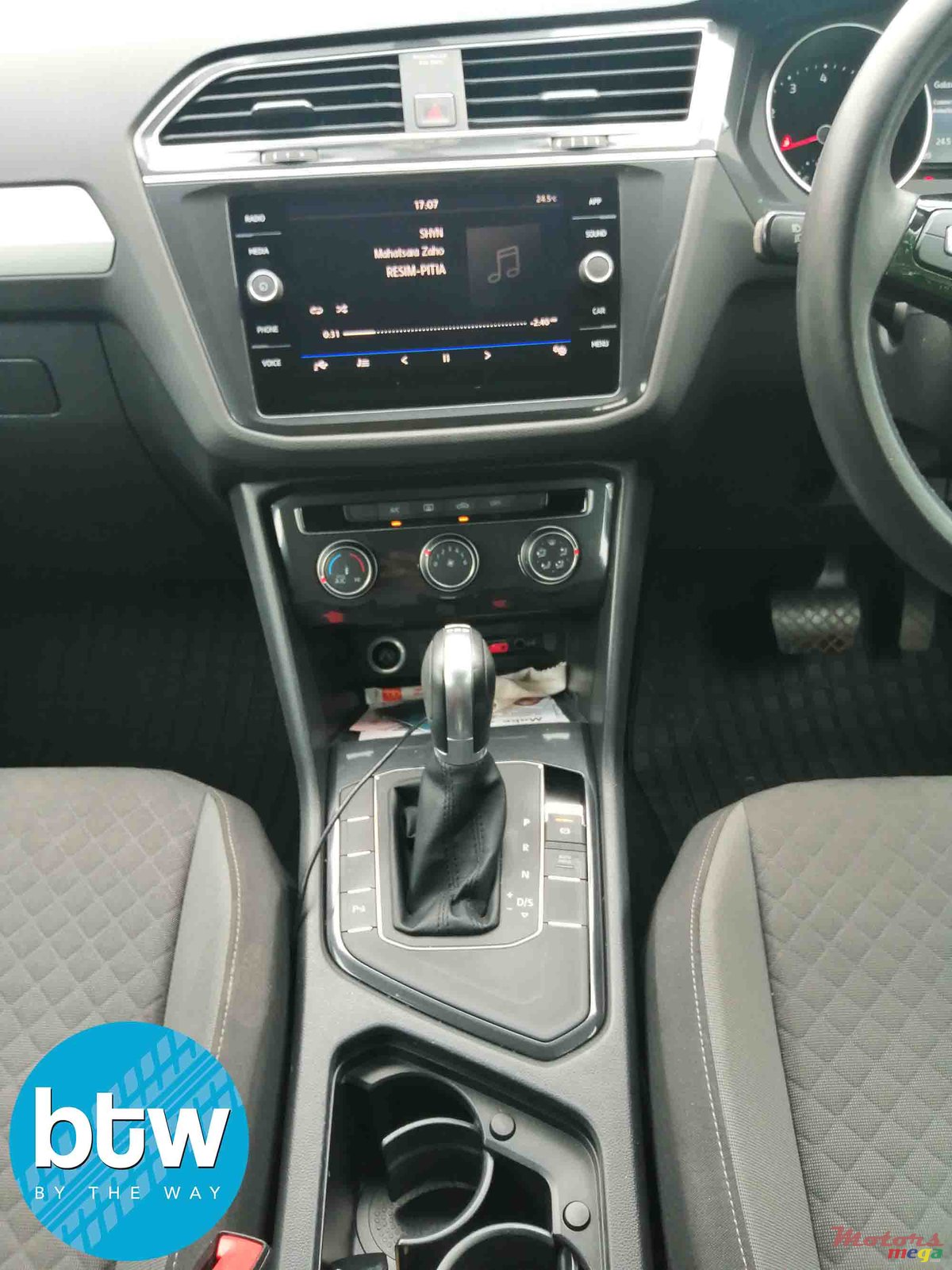 2018' Volkswagen Tiguan CL photo #4