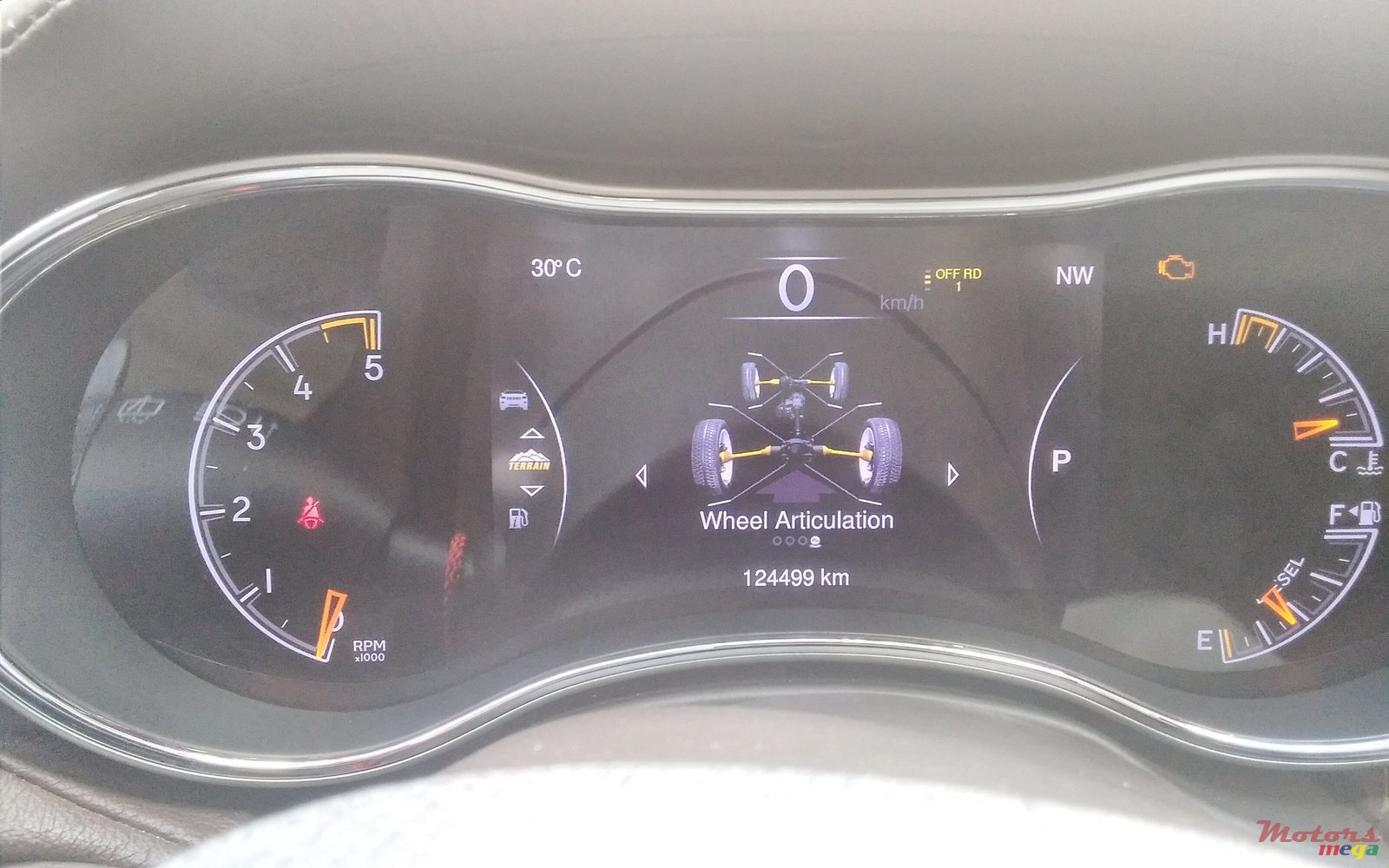 2014' Jeep Grand Cherokee Overland photo #3