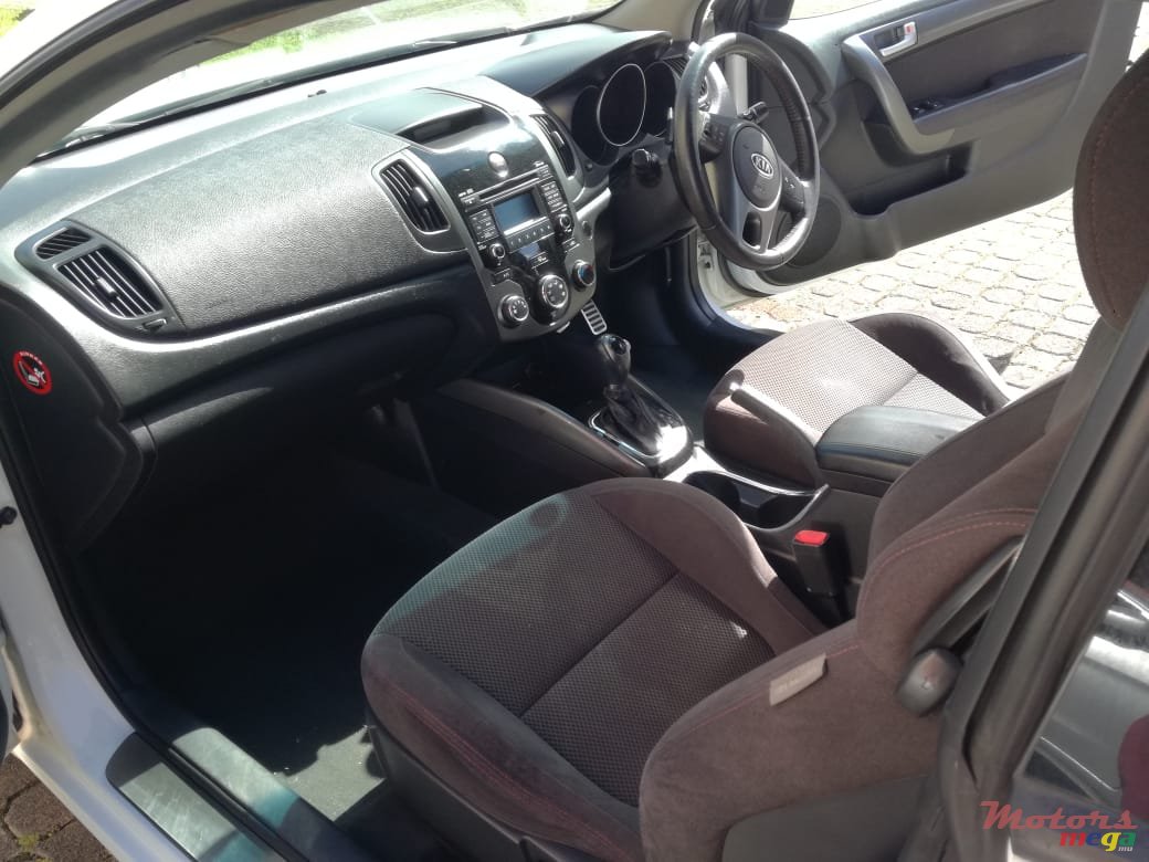 2011' Kia Koup photo #5