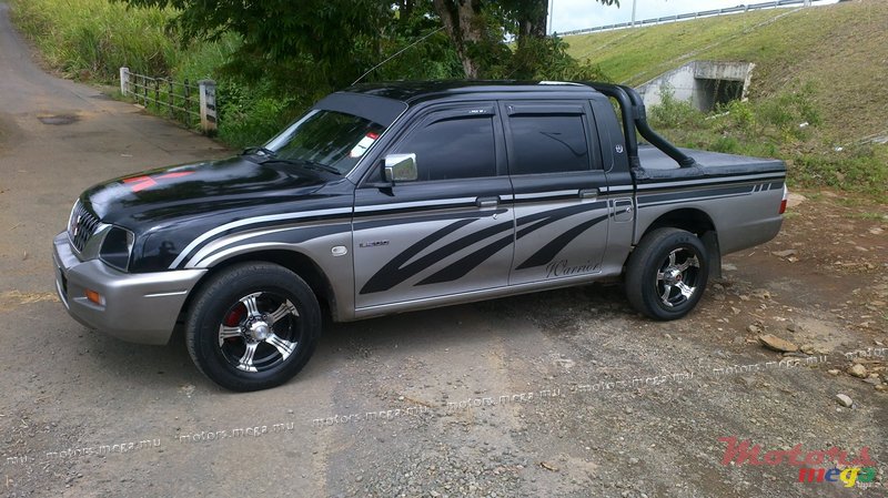 2004' Mitsubishi Warrior L200 photo #3