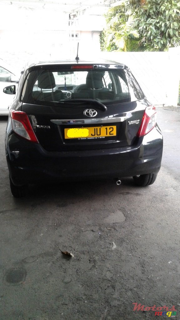 2012' Toyota Yaris photo #2