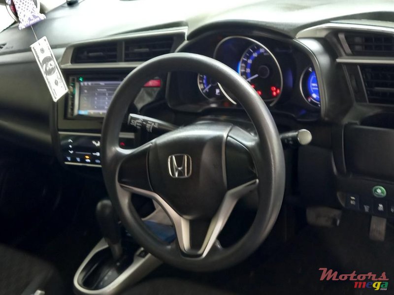 2015' Honda Fit F package photo #4