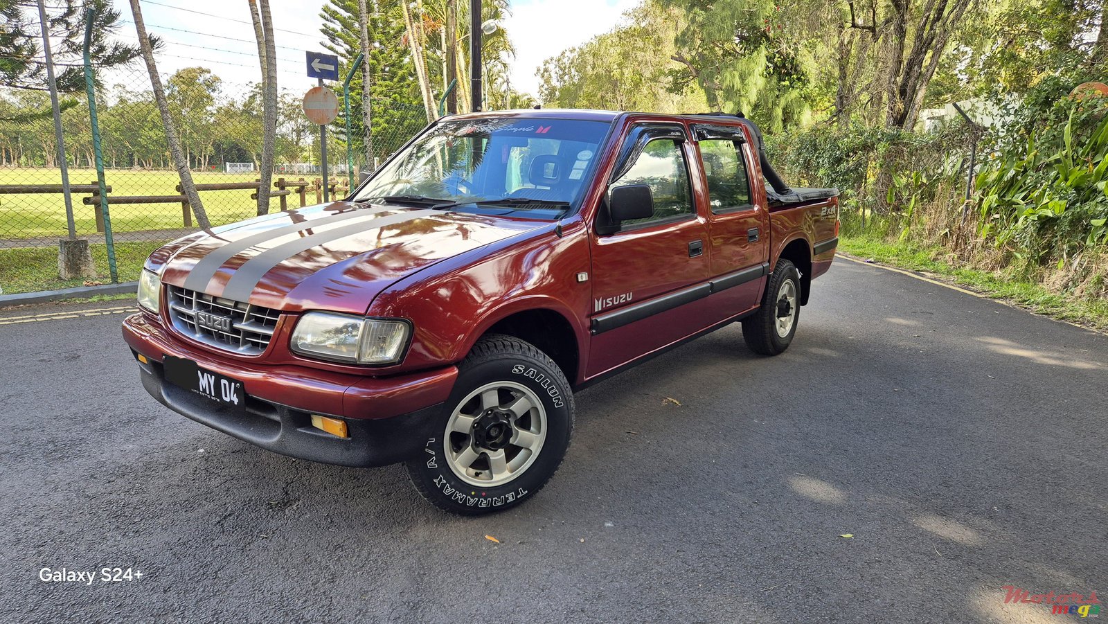 2004' Isuzu KB Series 250 photo #2