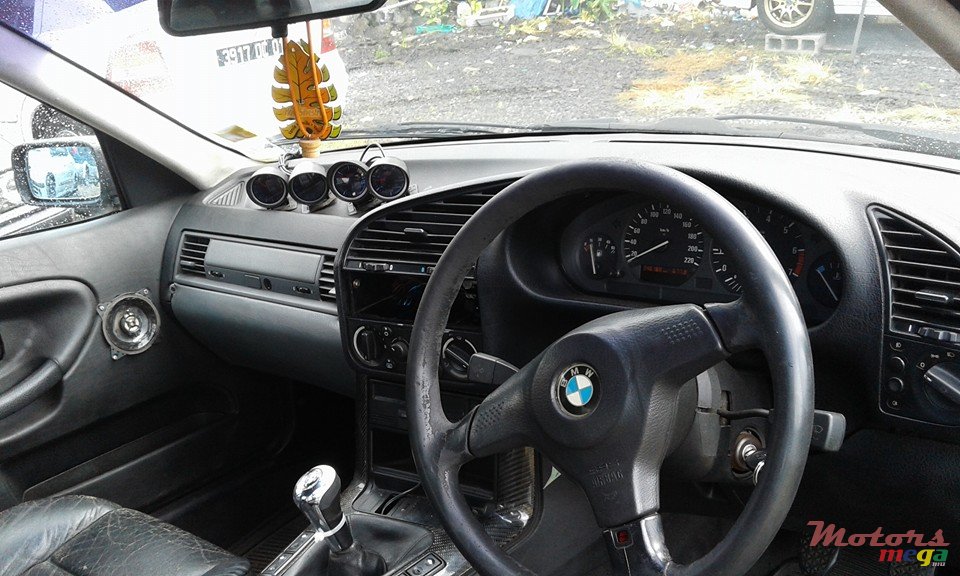 1995' BMW 318 photo #4