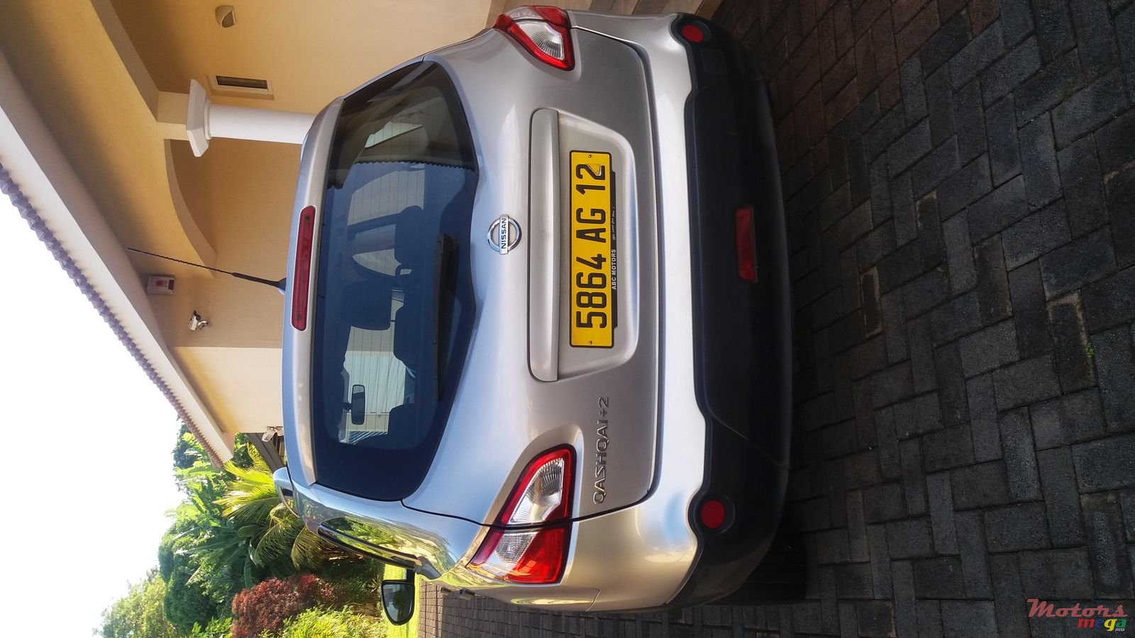 2012' Nissan Qashqai+2 photo #2