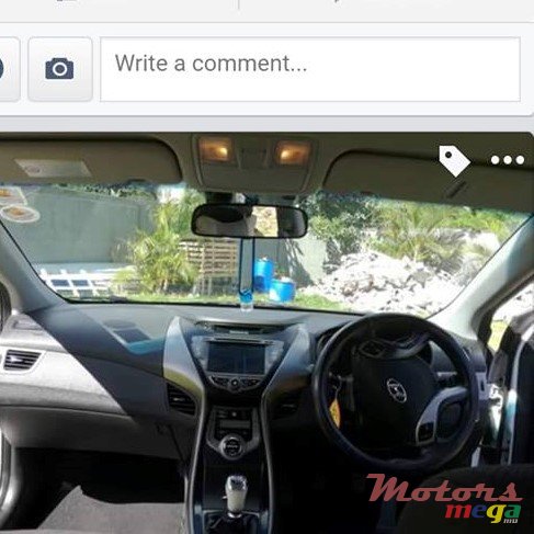 2012' Hyundai Elantra photo #2