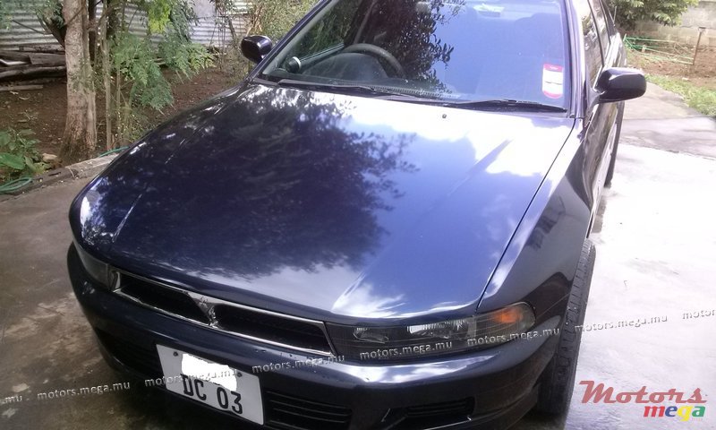 2003' Mitsubishi Galant Moteur Black top photo #1