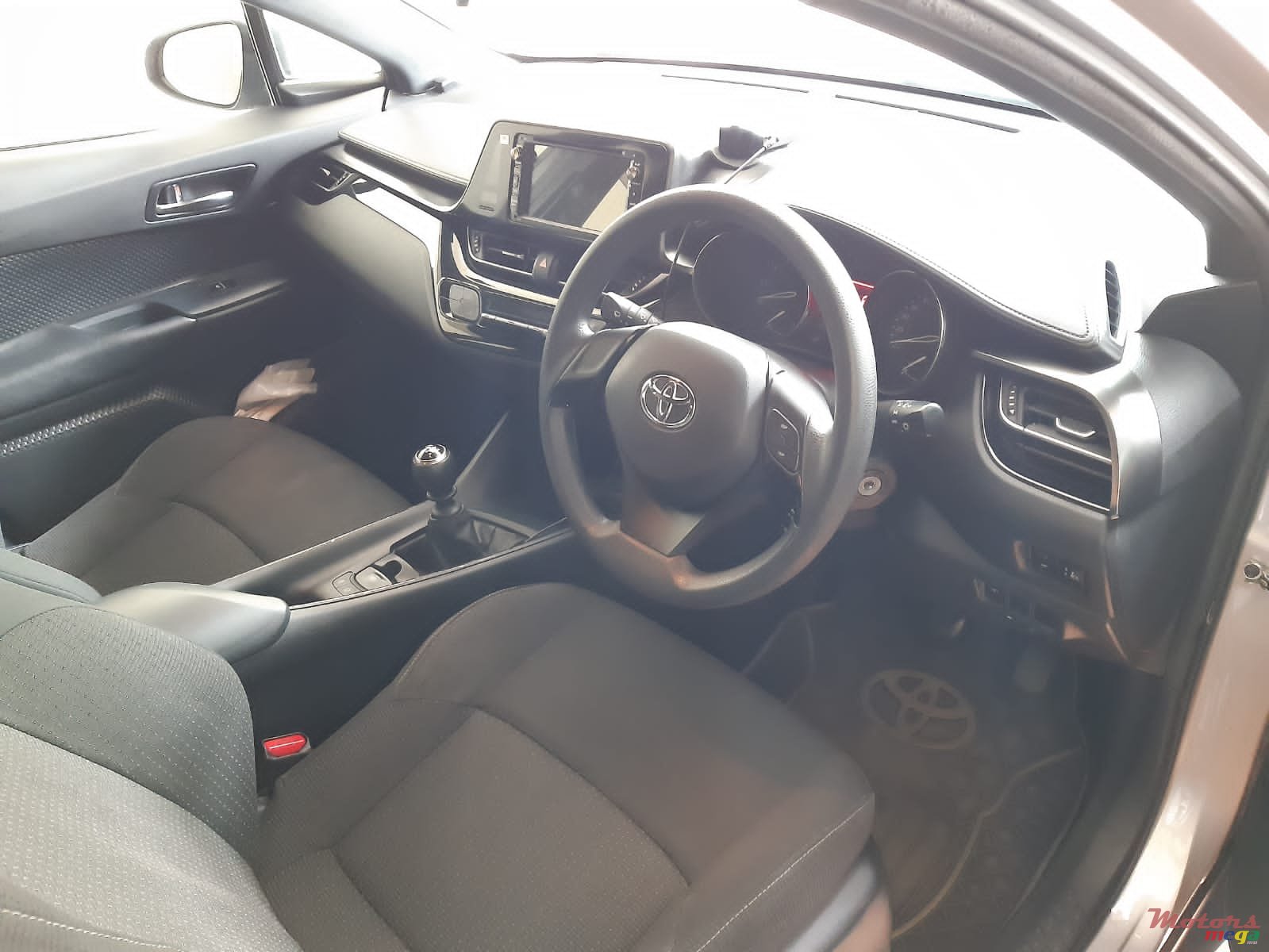 2017' Toyota photo #4