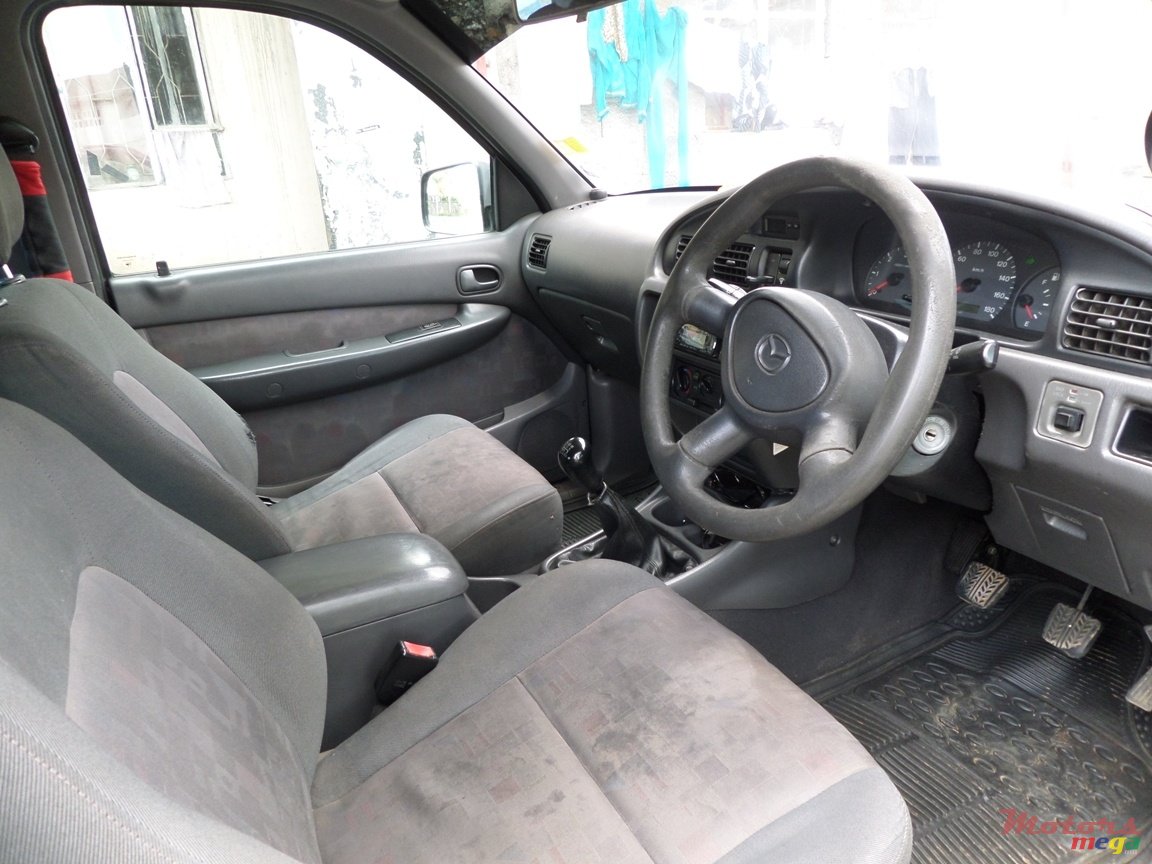 2001' Mazda B2500 photo #3