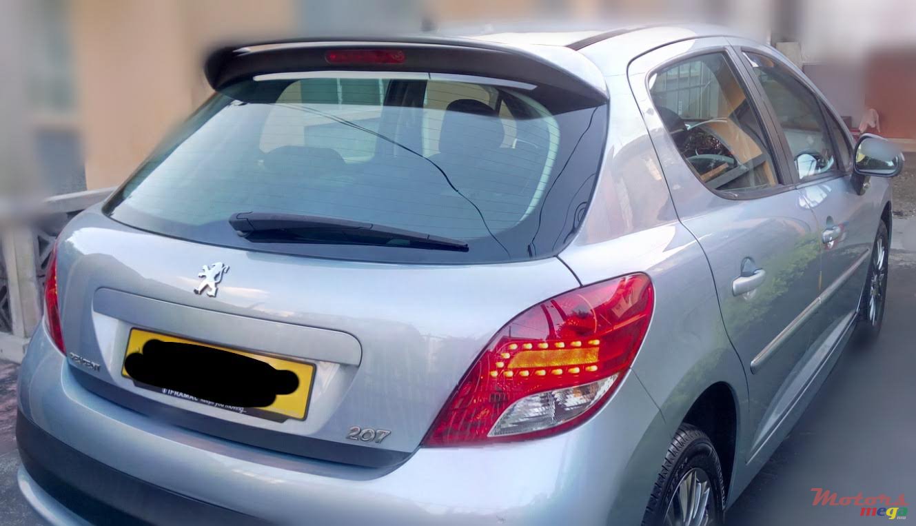 2011' Peugeot 207 photo #2