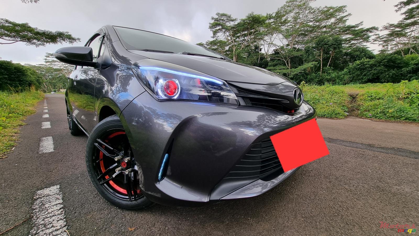 2014' Toyota Vitz photo #4