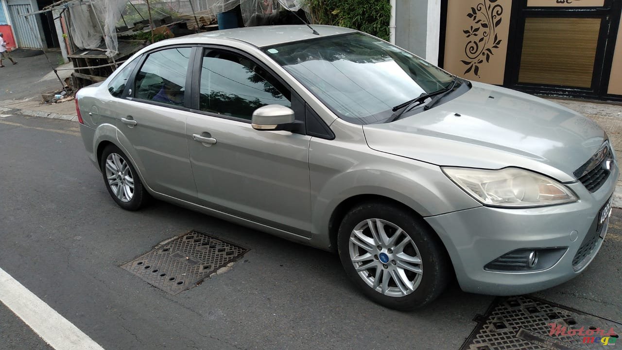 2009' Ford Focus photo #1