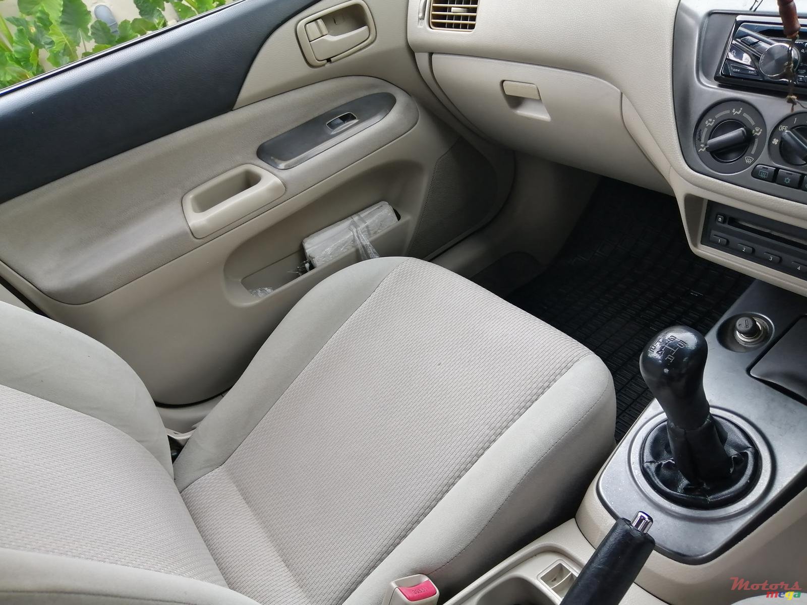 2006' Mitsubishi Lancer photo #4