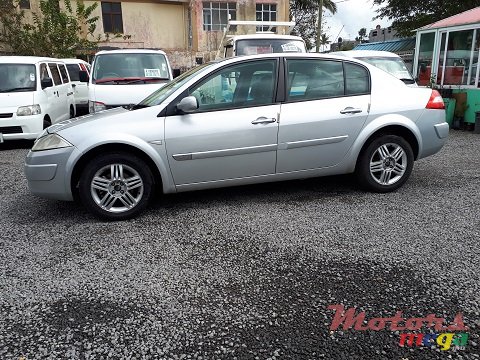2005' Renault Megane photo #4