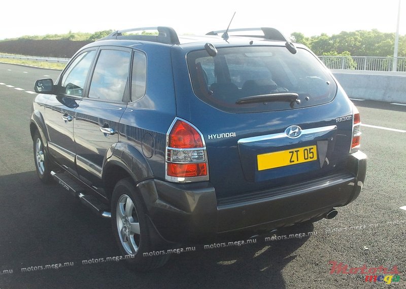 2005' Hyundai photo #2