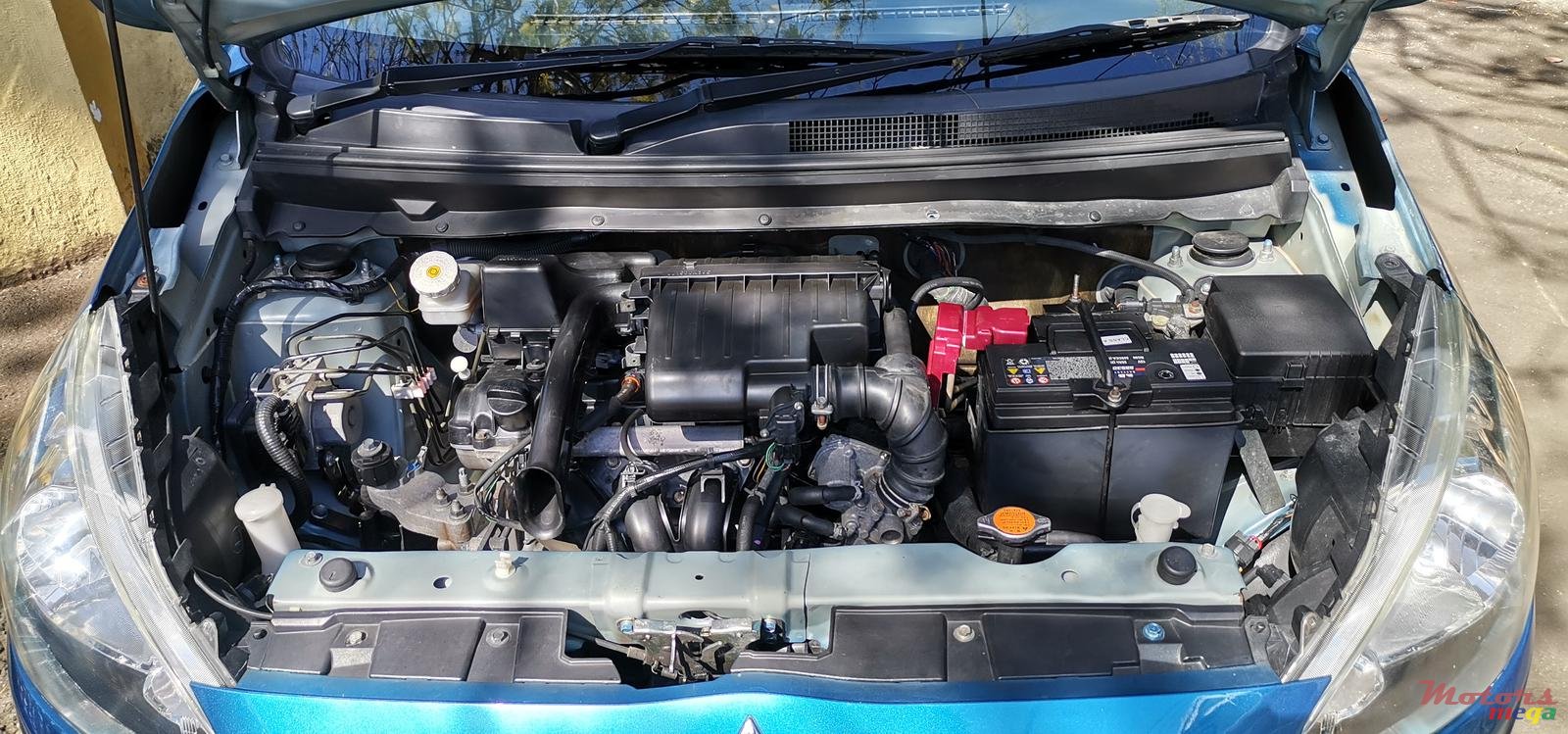 2013' Mitsubishi Mirage photo #7