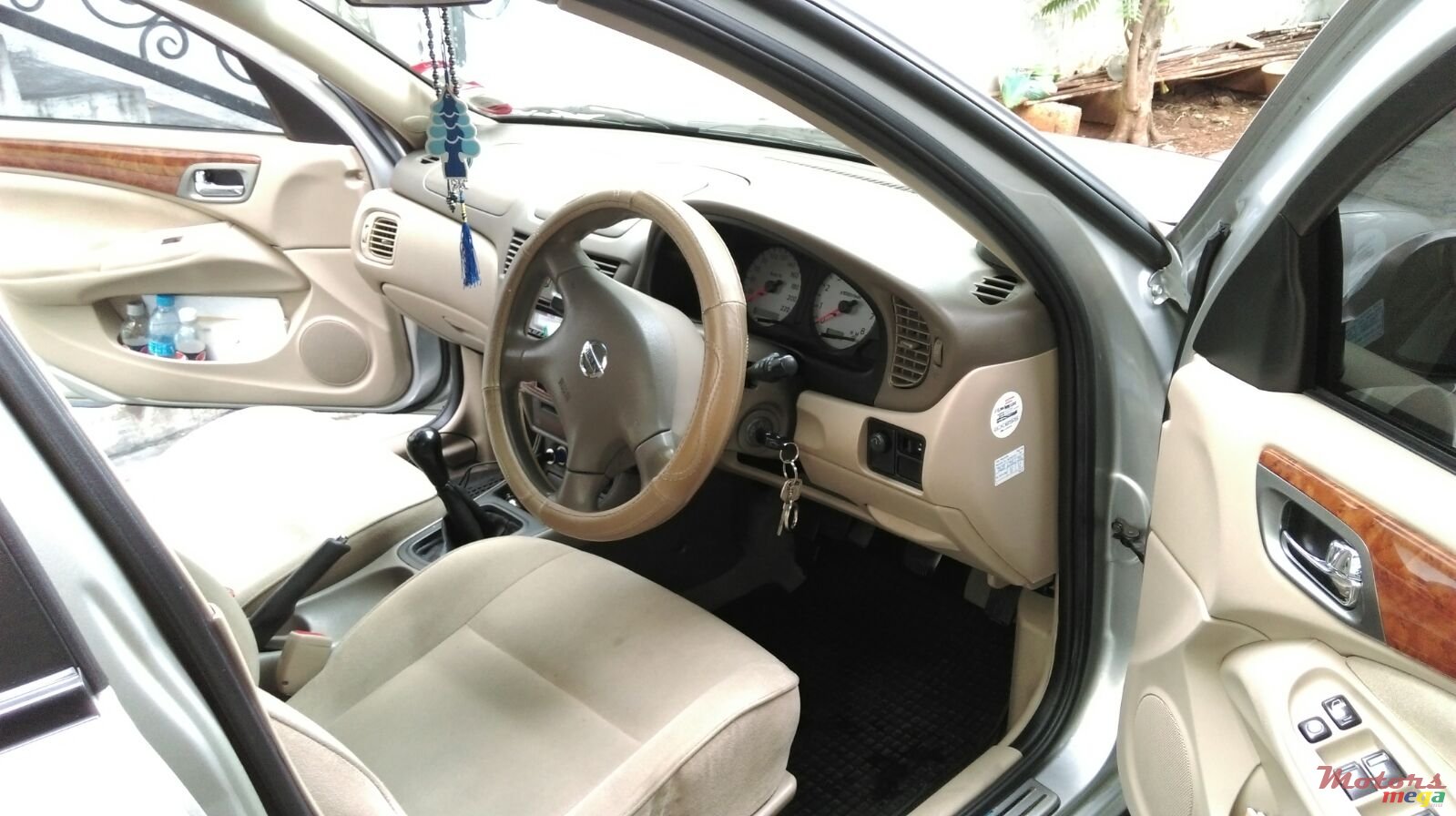 2006' Nissan Sunny photo #3