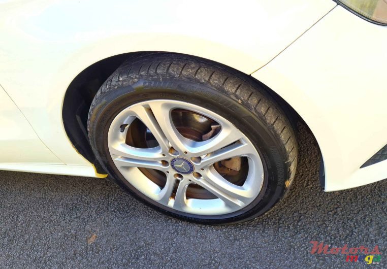 2014' Mercedes-Benz A 200 photo #3