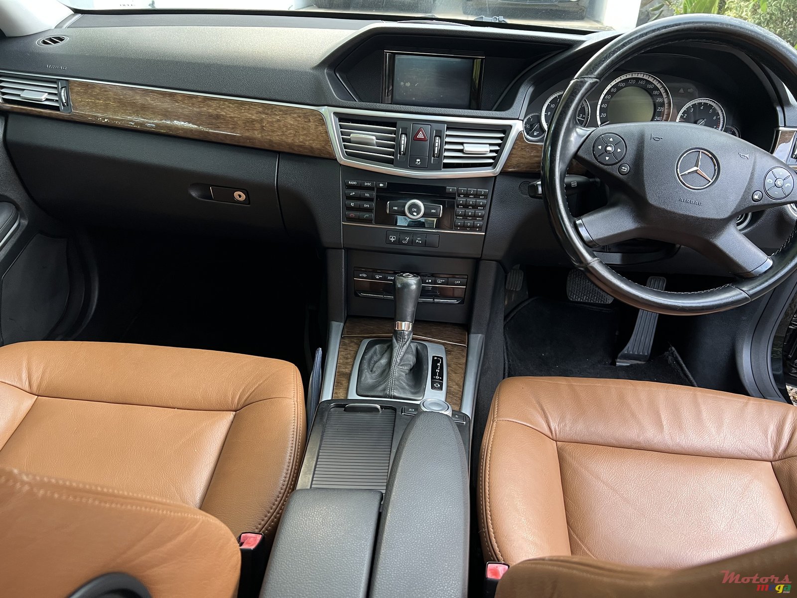 2009' Mercedes-Benz E 250 photo #6