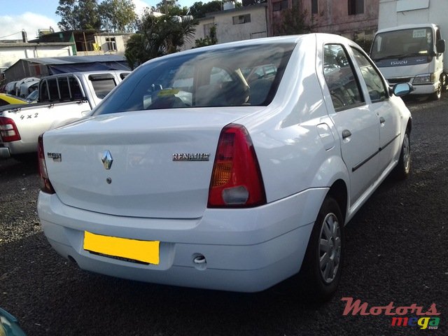 2008' Renault Logan photo #6