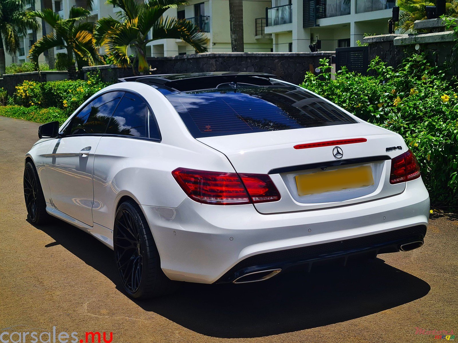 2015' Mercedes-Benz E 200 AMG Coupe 2.0 photo #3