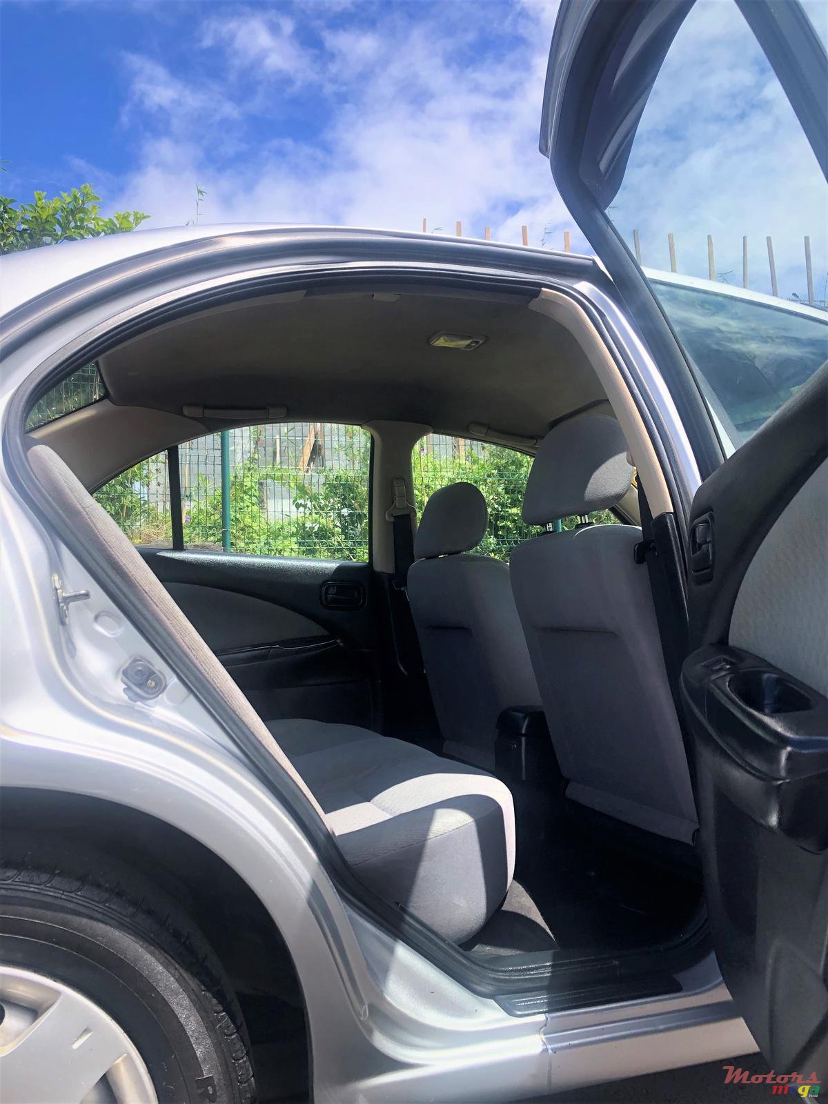 2006' Nissan Sunny photo #4