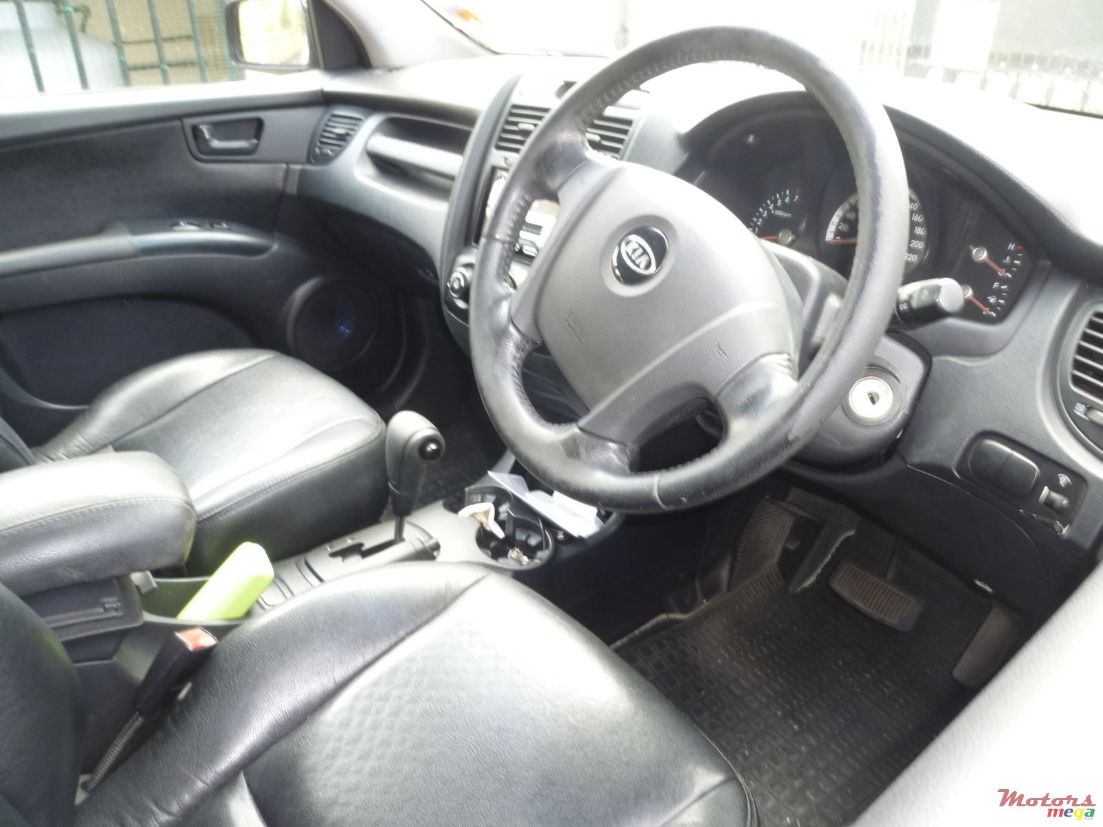 2006' Kia Sportage photo #2