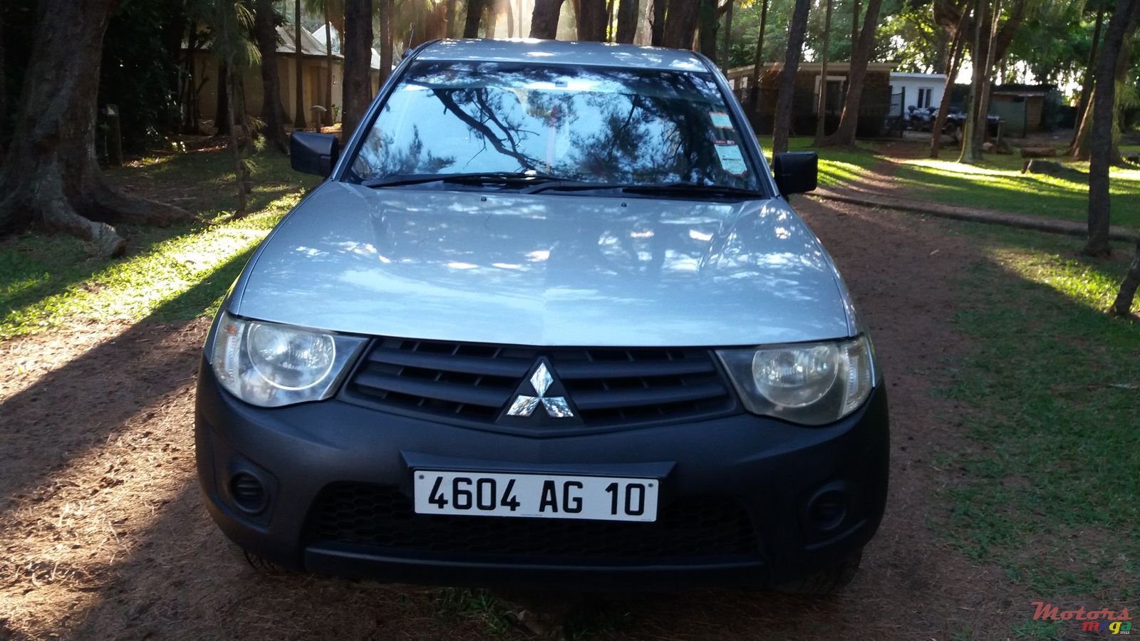 2010' Mitsubishi L 200 photo #2