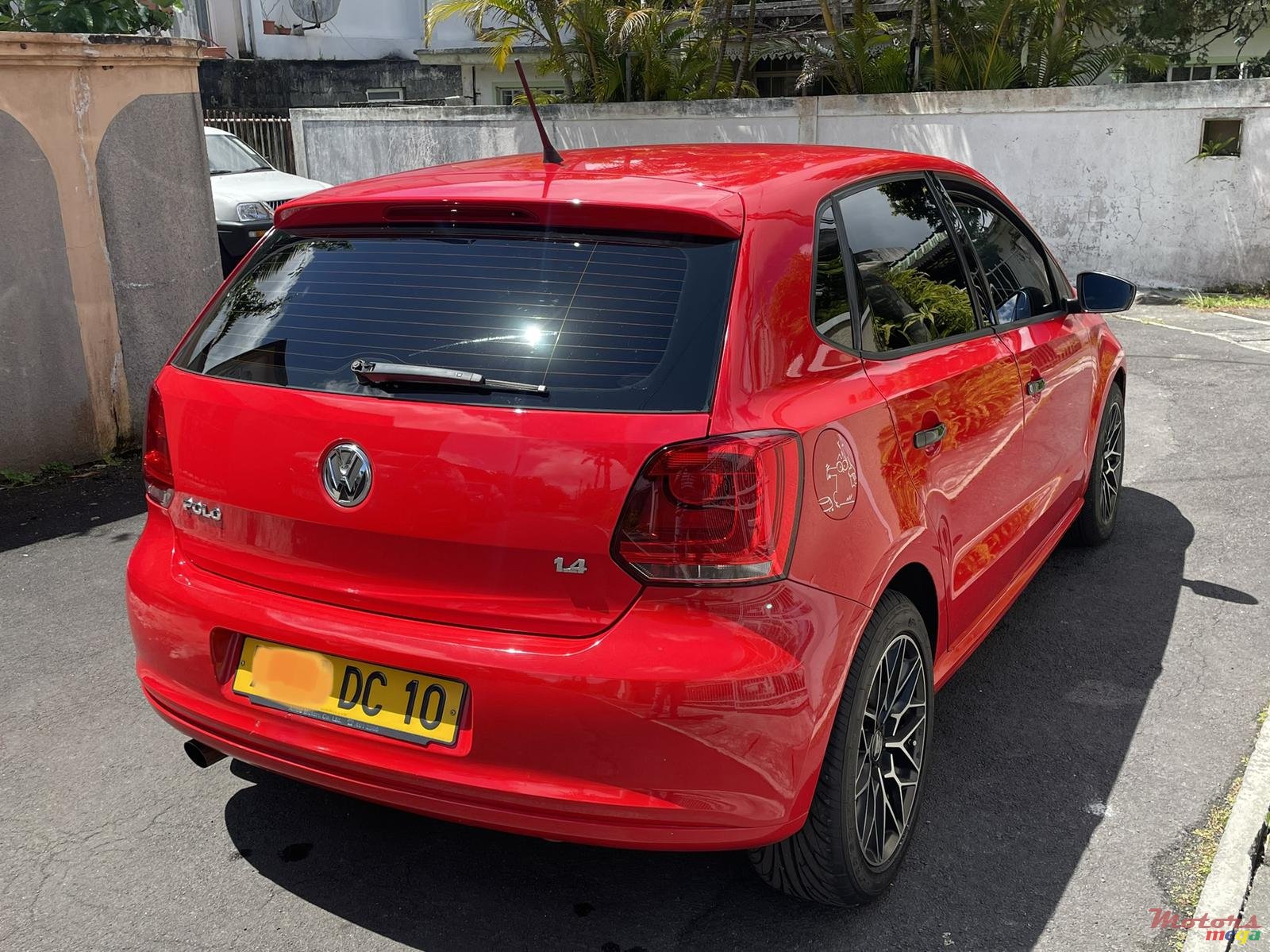 2010' Volkswagen Polo 1.4 Automatic photo #5