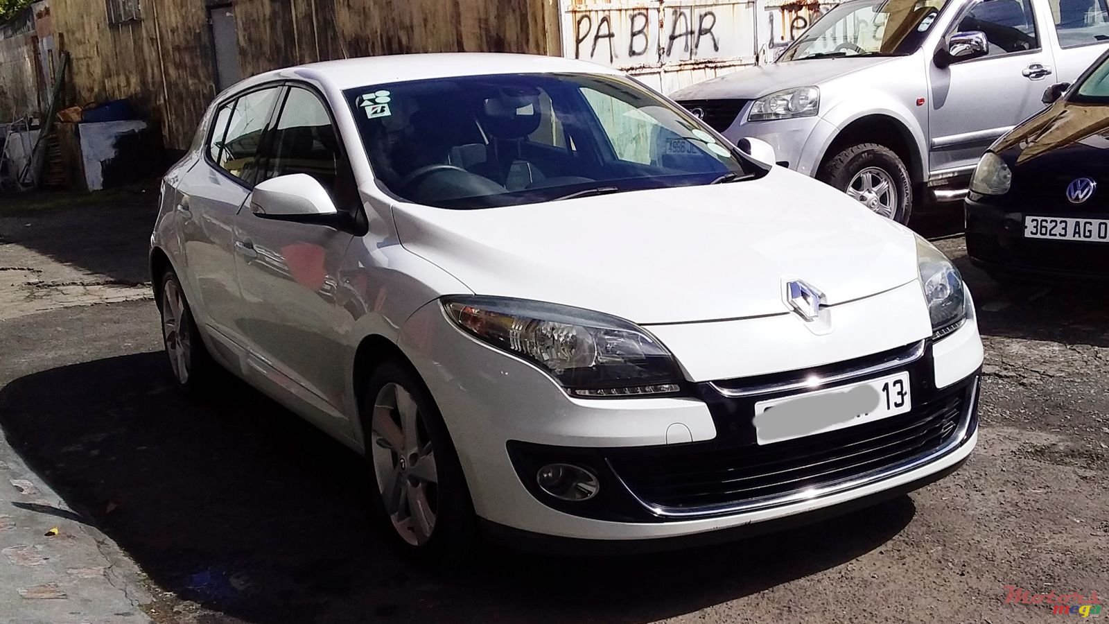 2013' Renault Megane photo #1