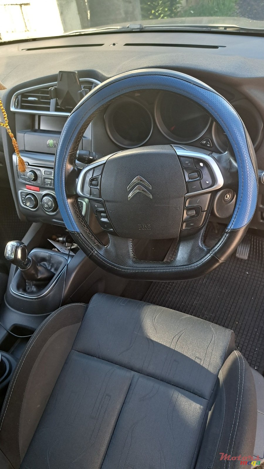 2011' Citroen C4 photo #4