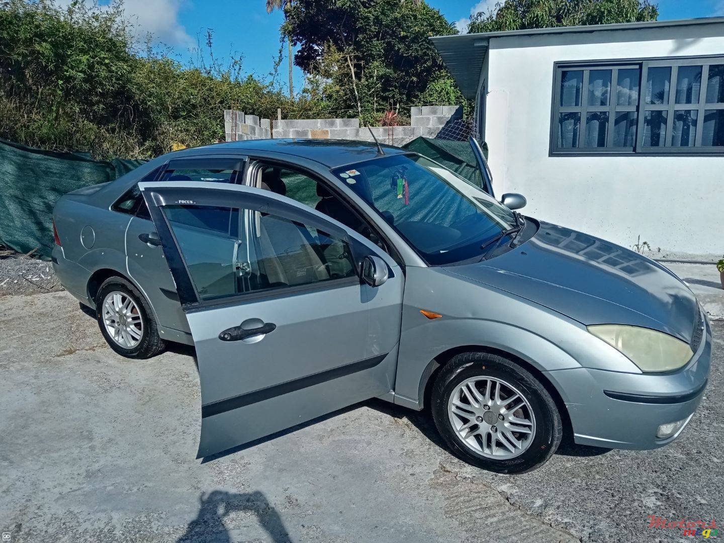 2005' Ford Focus photo #1