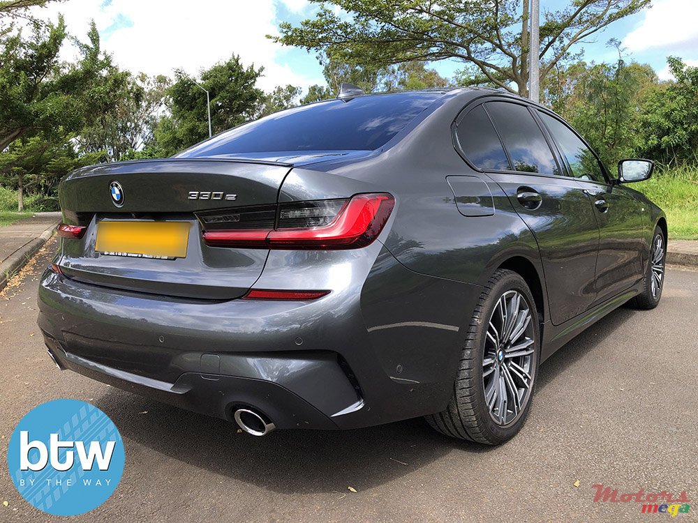 2020' BMW 330e photo #4