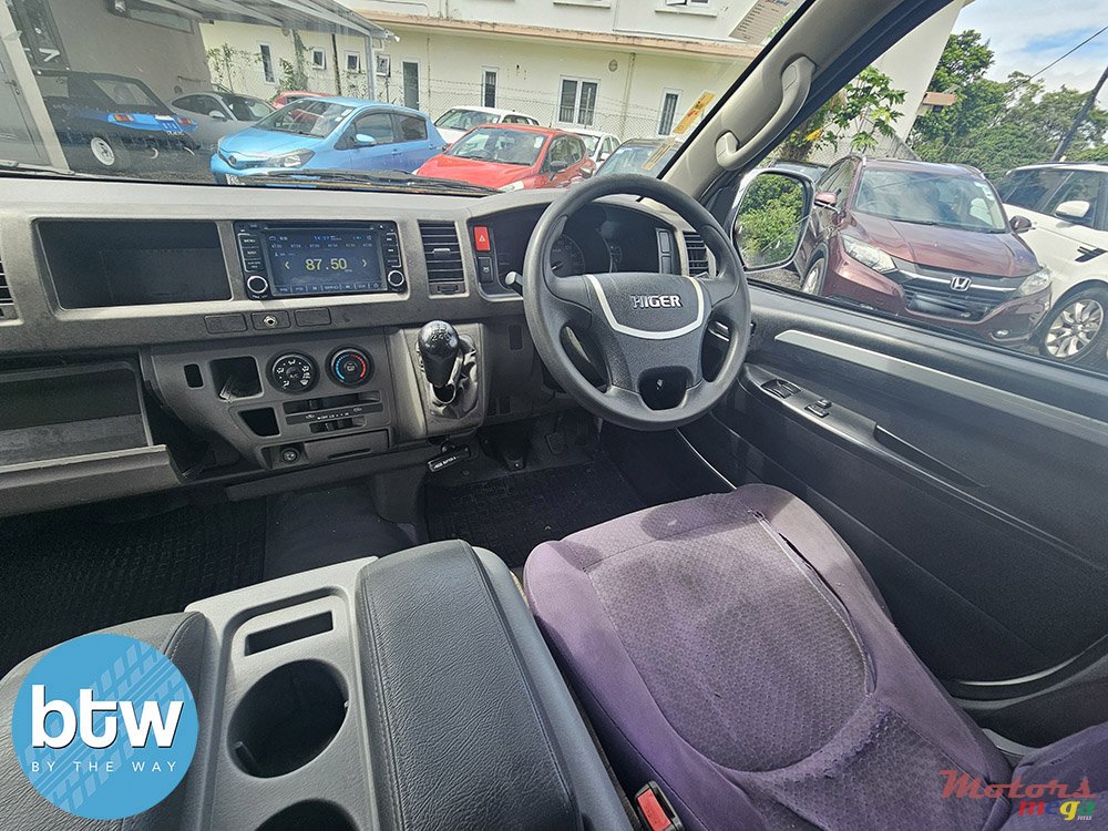 2019' Van Hool HIGER H5C photo #5