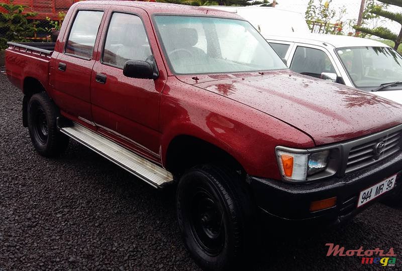 1995' Toyota HILUX photo #1