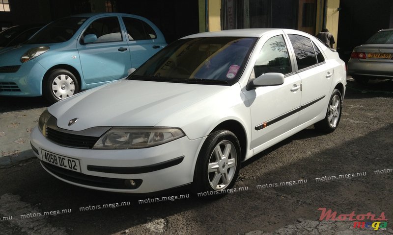 2002' Renault Laguna photo #2