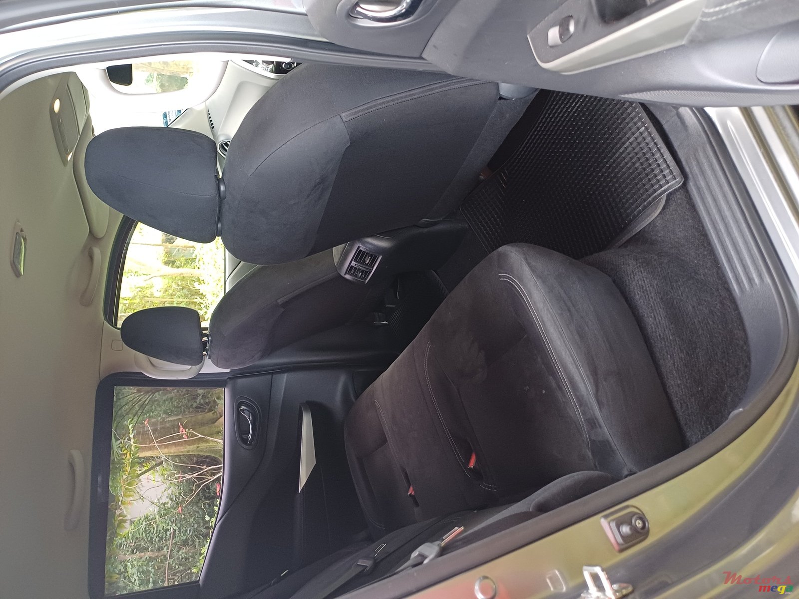 2021' Nissan Navara photo #7