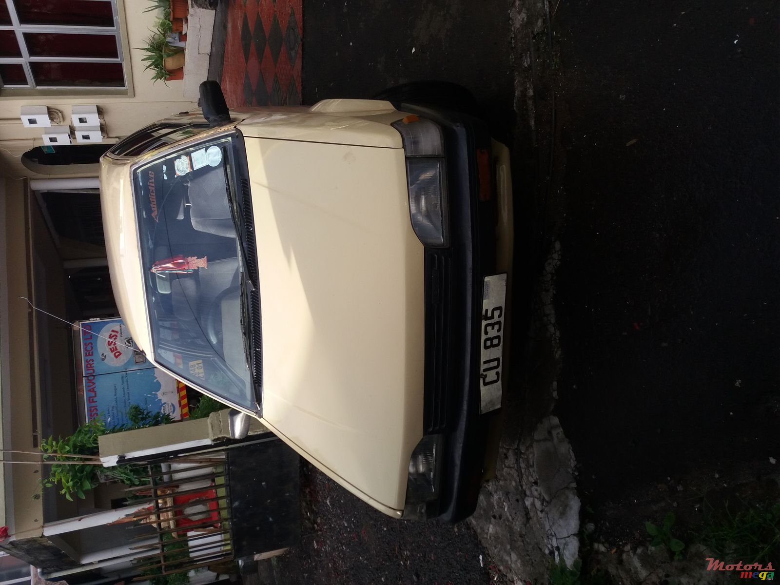 1988' Mazda 323 photo #1