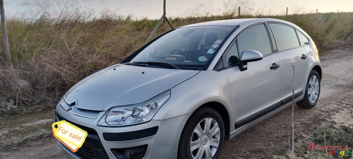 2009' Citroen C4 photo #2