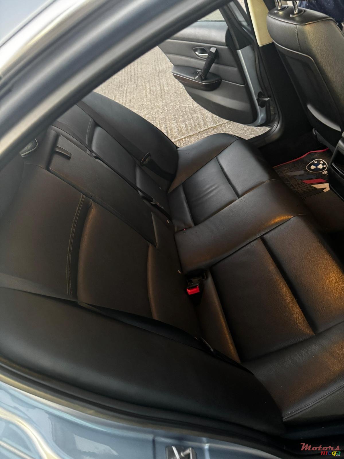 2011' BMW 316 photo #4