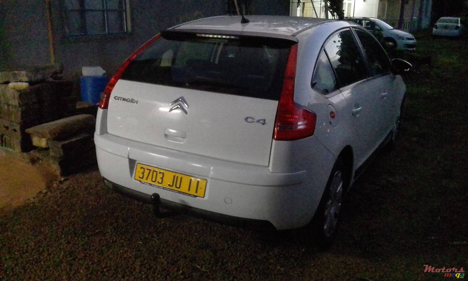 2011' Citroen C4 photo #4