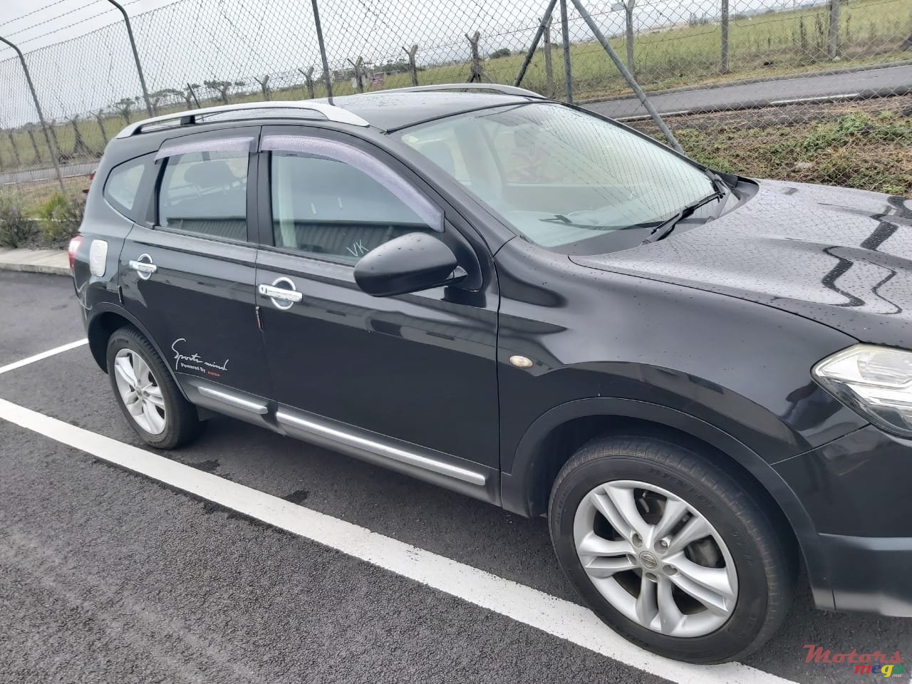 2011' Nissan Qashqai+2 photo #2