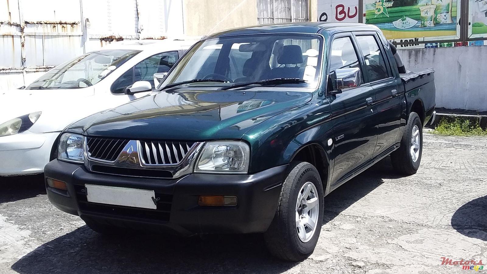 2007' Mitsubishi L 200 4X2 photo #2