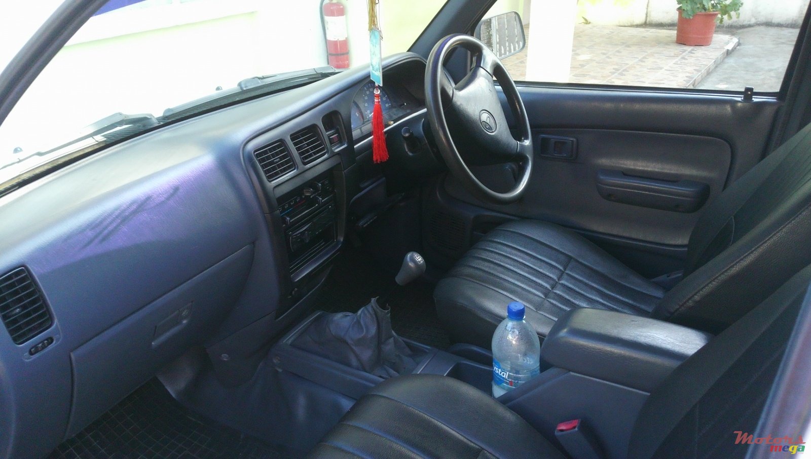 2003' Toyota Hilux photo #4