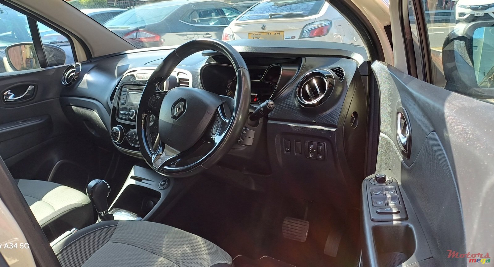 2016' Renault Captur photo #5