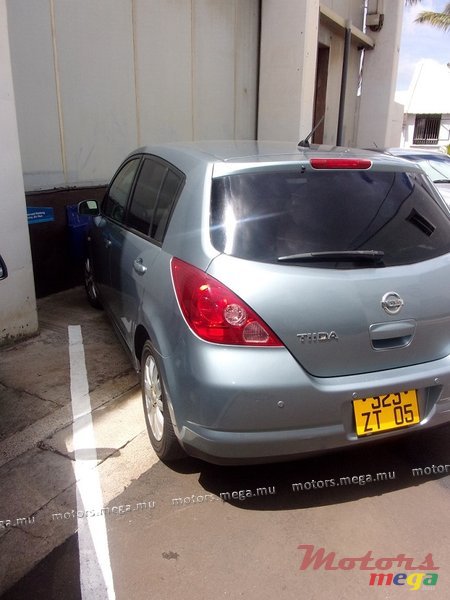 2005' Nissan photo #4